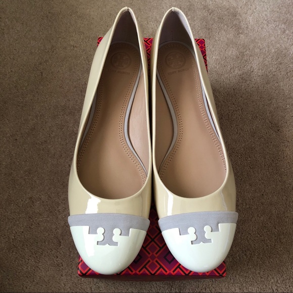 gabrielle flat tory burch